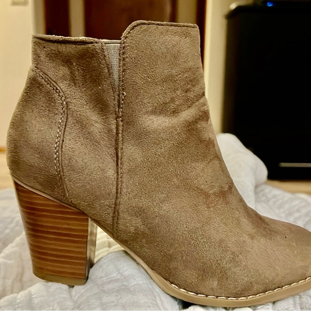 Charlotte Russe Taupe Suede Ankle Cowboy Boots –Zip & Stacked Heel, Size 6M